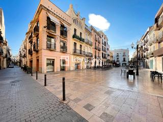 Business premise in Plaça de les Cols