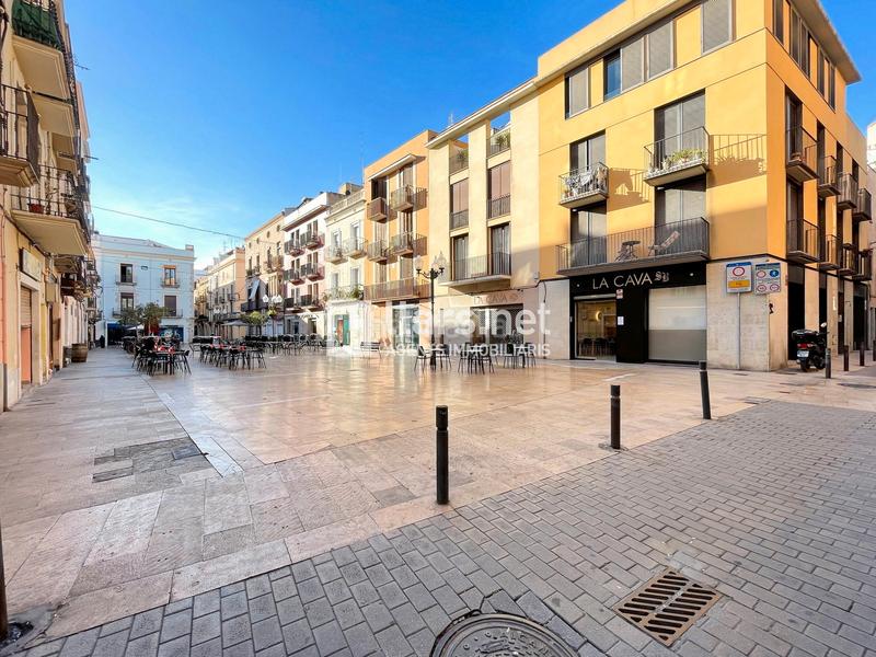 Foto 3654b857-a0fb-40ac-9ce7-dafebc38942c. Alquiler local comercial en Centrevila Vilanova i la Geltrú