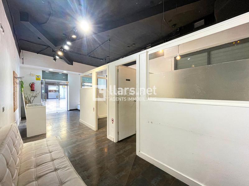 Foto c2d48a1b-06c6-42de-a7df-b7b633b32993. Alquiler local comercial en Centrevila Vilanova i la Geltrú