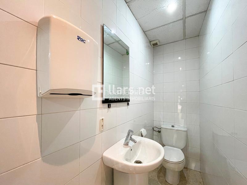 Foto 6b0e487c-7d57-4bb6-a336-4f7318b58971. Affitto locale commerciale in Centrevila Vilanova i la Geltrú