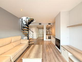 Zweistöckige Wohnung  Carrer ramon berenguer iv 49