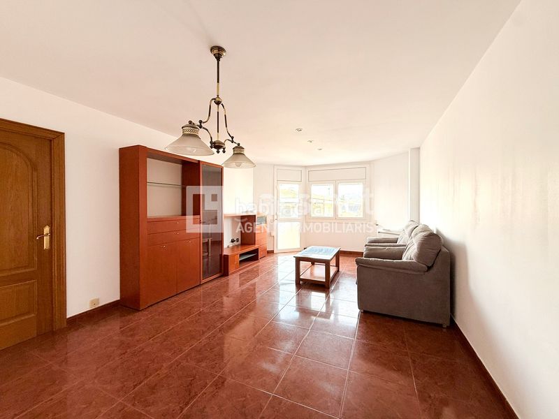Foto 0f4f00cd-be03-4453-aa20-edf1fbad2e8a. Piso ampli pis de 126 m² amb 4 habitacions i ascensor a la geltrú en Vilanova i la Geltrú