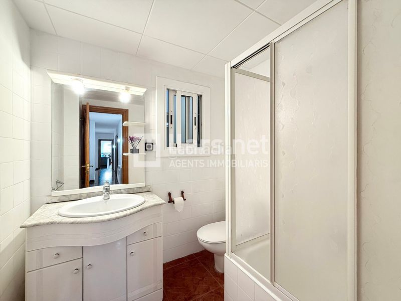 Foto 439f4aac-a7e1-47a0-a64d-0bd06cc32884. Piso ampli pis de 126 m² amb 4 habitacions i ascensor a la geltrú en Vilanova i la Geltrú