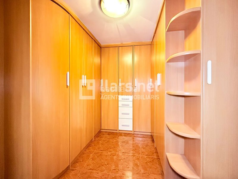 Foto 49a4748f-a535-46f3-a235-8ed1f57a4251. Piso ampli pis de 126 m² amb 4 habitacions i ascensor a la geltrú en Vilanova i la Geltrú