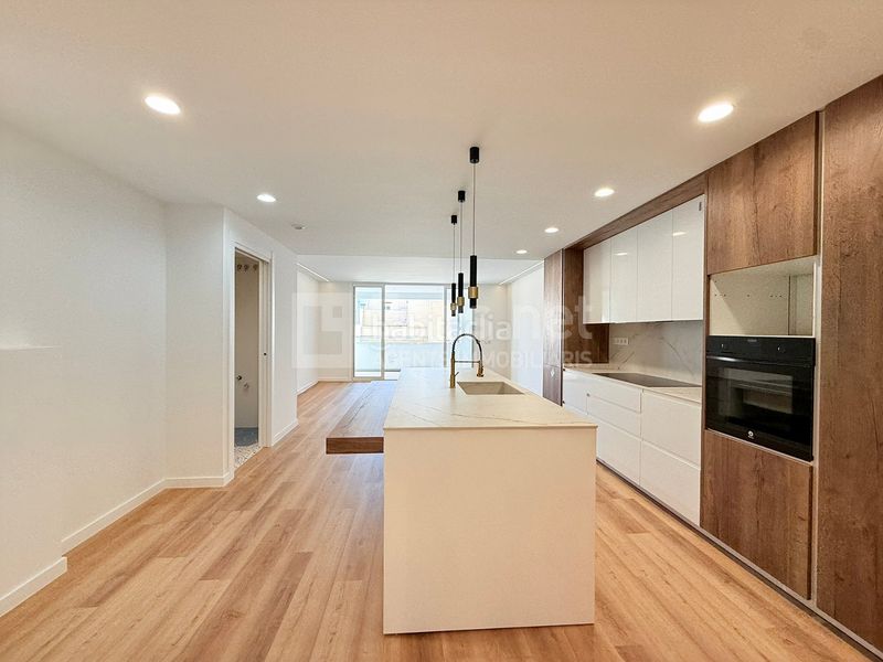 Foto 9c06da89-a39c-4710-9480-f9a8024e69c0. Piso pis a estrenar de 131 m² amb terrassa i 3 habitacions dobles al centre de vilanova en Vilanova i la Geltrú