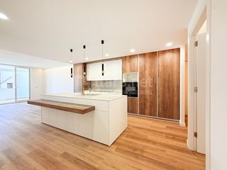 Pis  Avinguda de francesc maci�. Pis a estrenar de 131 m� amb terrassa i 3 habitacions dobles al