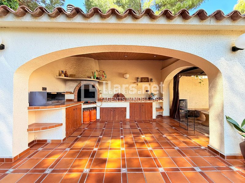 Foto 2fca51e3-4bad-47ca-acbc-f7bde09bc124. Casa amb xemeneia calefacció aparcament piscina a Cunit