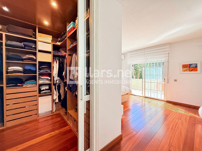 Foto a03ee0d2-e88d-4be1-946e-c3d33564f0c4. Casa amb xemeneia calefacció aparcament piscina a Cunit