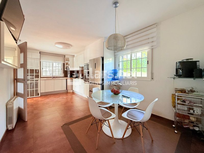 Foto ce75f5ed-bf8f-432e-a01a-fc7a8109cf31. Casa amb xemeneia calefacció aparcament piscina a Cunit