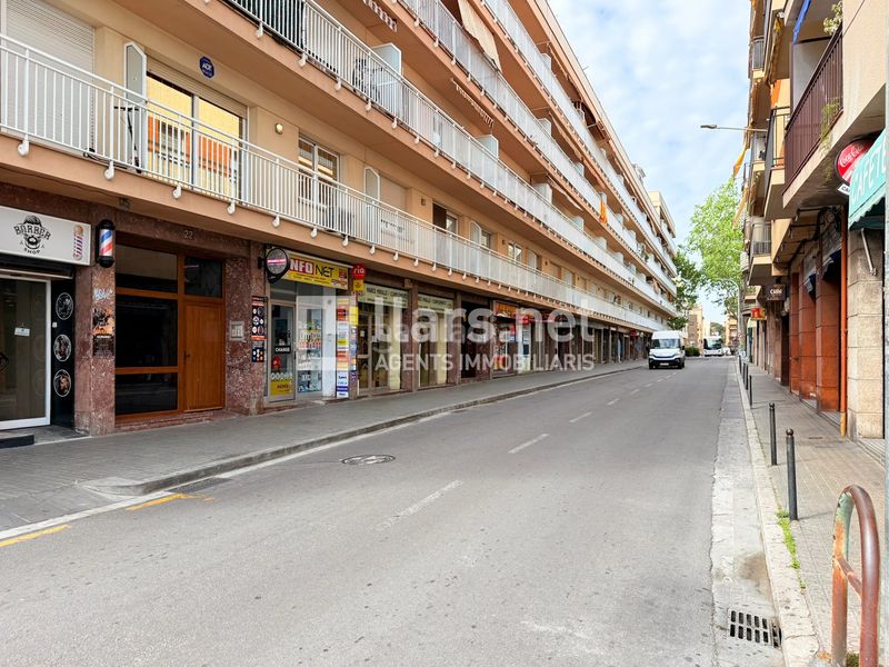 Foto 35f4b013-c0db-4f5a-a83c-c89d5fa75730. Local comercial local de 72 m² amb accés per a vehicle i altell. al costat de l’estació en Vilanova i la Geltrú