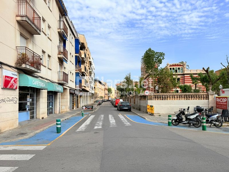 Foto 64cb9283-40ac-4163-91fd-2fa3e3aab38f. Local comercial local de 72 m² amb accés per a vehicle i altell. al costat de l’estació en Vilanova i la Geltrú