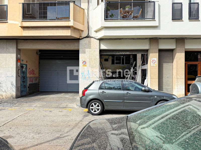 Foto d28214e9-0744-4705-a387-88c2449e54bc. Local comercial local de 72 m² amb accés per a vehicle i altell. al costat de l’estació en Vilanova i la Geltrú
