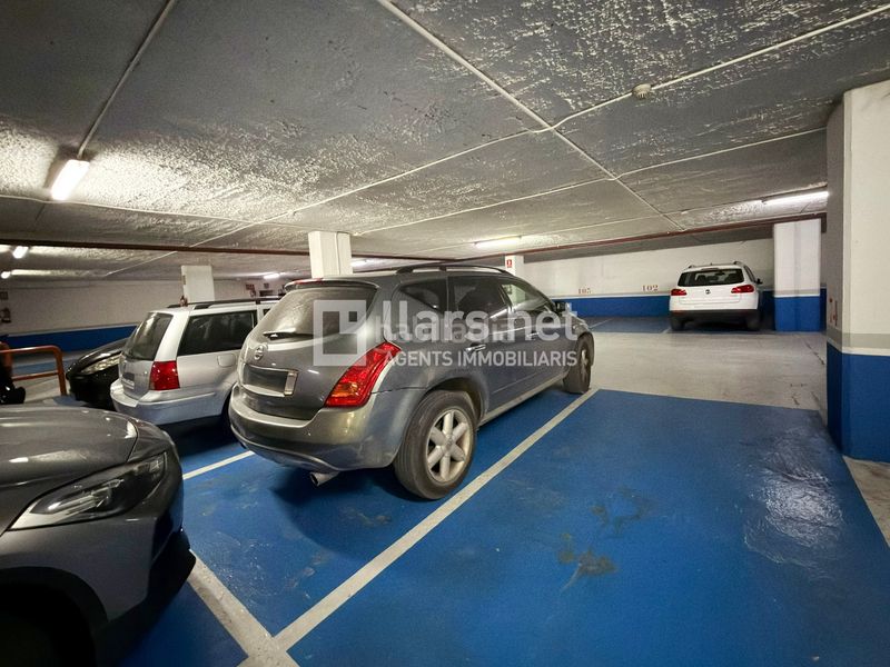 Foto c21c3654-e723-4b7a-a132-d0ac2ad05e86. Parking coche garatge en venda en centre en Centrevila Vilanova i la Geltrú