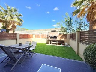 Reihenhaus  Carrer de les germanas rosell. Casa unifamiliar amb terrassa, jard� i garatge a la rambla de sa