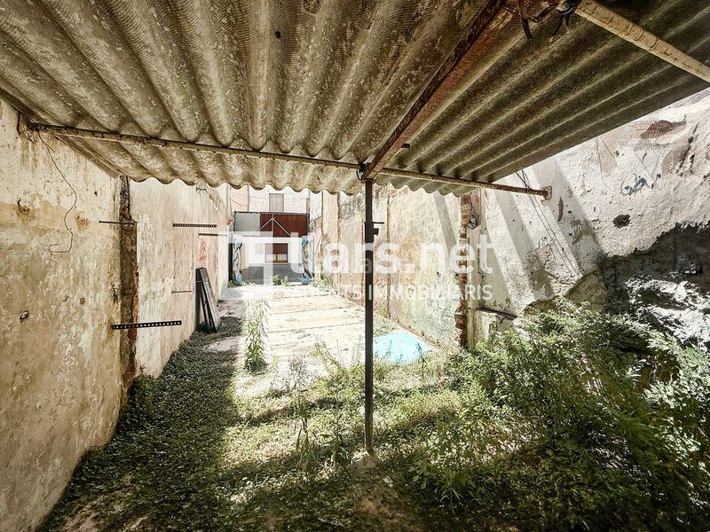 Foto 4a5ce140-5f22-47b9-8d8b-4aeb5847ab8b. Terreno residencial en carrer de la salut 13 solar edificable al centre en Vilanova i la Geltrú