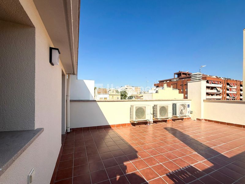 Foto 227d350a-f2cf-4eaf-a005-9ff668fd7c87. Casa  de 150 m² amb 4 habitacions i terrassa de 30 m² al centre de vilanova en Vilanova i la Geltrú