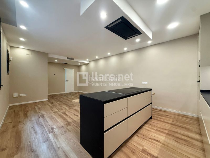 Foto 8ba7b892-96bf-4713-8d00-d6629c33b1a2. Casa  de 150 m² amb 4 habitacions i terrassa de 30 m² al centre de vilanova en Vilanova i la Geltrú