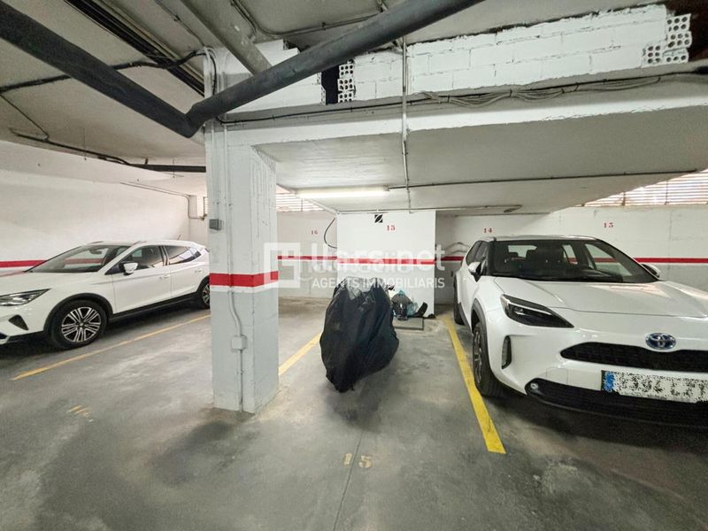 Foto 0c620240-c742-44fc-8e0f-afba04895c47. Parking moto plaça d’aparcament en primera planta soterrània, amb fàcil maniobra i molt bona ubicació a . en Vilanova i la Geltrú