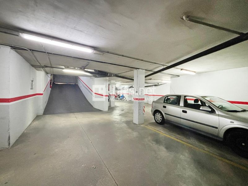 Foto 349ac196-bce8-4895-a3bd-d00fd63d3b77. Parking moto plaça d’aparcament en primera planta soterrània, amb fàcil maniobra i molt bona ubicació a . en Vilanova i la Geltrú