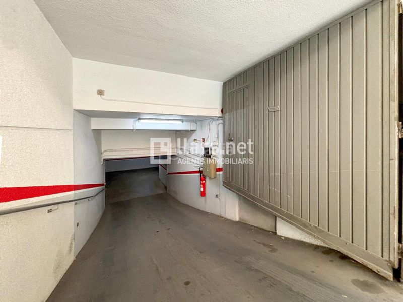 Foto cce95eee-684c-44c5-bb84-740cee10cafd. Parking moto plaça d’aparcament en primera planta soterrània, amb fàcil maniobra i molt bona ubicació a . en Vilanova i la Geltrú