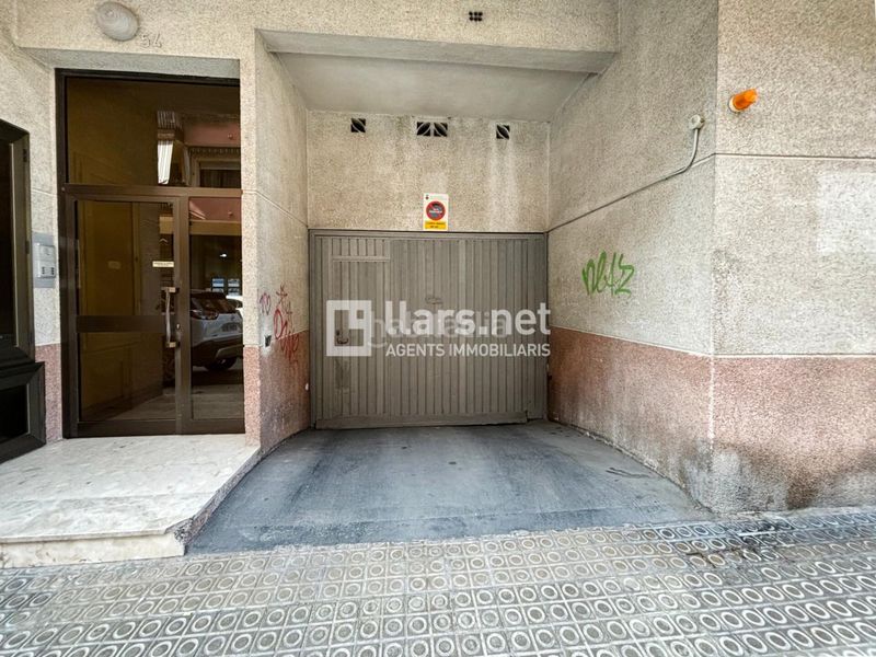 Foto ea3e19e6-cad0-4f65-b6aa-601359c87b06. Parking moto plaça d’aparcament en primera planta soterrània, amb fàcil maniobra i molt bona ubicació a . en Vilanova i la Geltrú