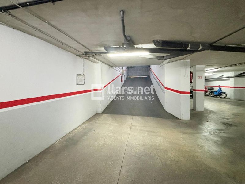 Foto fb8572be-80f2-4327-a893-a5b63ce2da94. Parking moto plaça d’aparcament en primera planta soterrània, amb fàcil maniobra i molt bona ubicació a . en Vilanova i la Geltrú