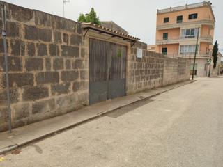 Residential Plot in Carrer de bonany 8. Solar urbano de 324 m2 en esquina completamente cerrado