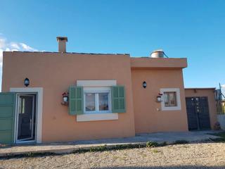 Finca rústica en Manacor Centre. Acogedora casa de campo en finca rústica con pozo de agua