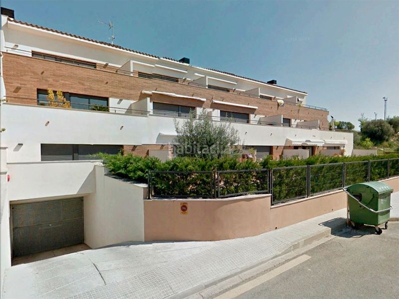 Foto d8caf833-ce9e-41b2-82d2-89e687ae7c05. Autoparkplatz in carrer de santa caterina 82 in Torroella de Montgrí