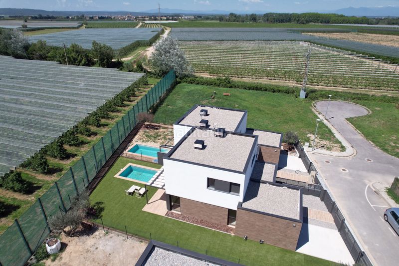 Foto a389a92c-629b-4d7d-b86b-216e2f01b581. Chalet in carrer nemesi solà 73 in Sant Pere Pescador