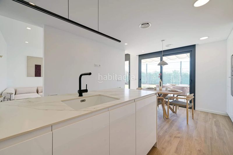 Foto c6a9b46a-926d-4fb4-bfb4-81cbb9cdb22a. Chalet in carrer nemesi solà 73 in Sant Pere Pescador