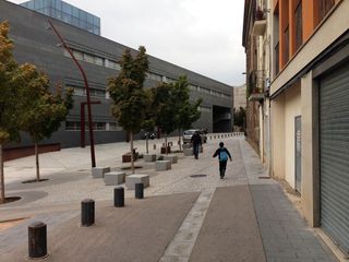 Affitto Locale commerciale in Barri Antic. Local en venta y alquiler, 38 m2 útiles, zona juzgados de manres