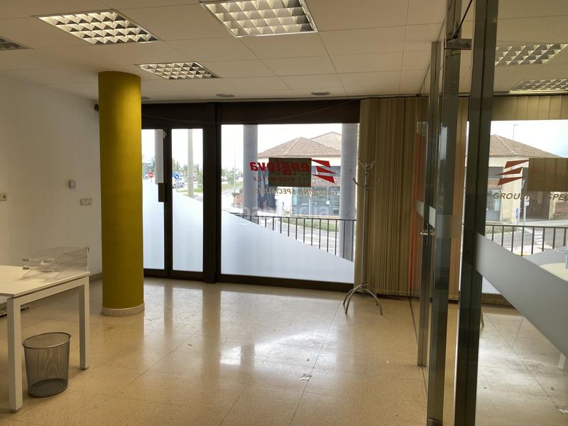 Foto d92b1fd8-7fc0-44cd-8573-5ee9bbc14654. Lloguer local comercial amb calefacció a Solsona