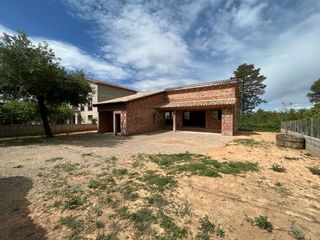 Chalet  Carrer de l'escultor carles mora. Venta de casa-chalet en construcción, planta baja de 125 m2, 3 d