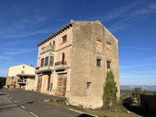 Xalet  Plaça del castell. Casa en venta en sant climenç (solsonès)