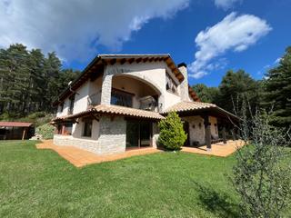 Xalet a Calle la pleta 1. Casa-masa en venta con finca rustica en sant lloren de morunys