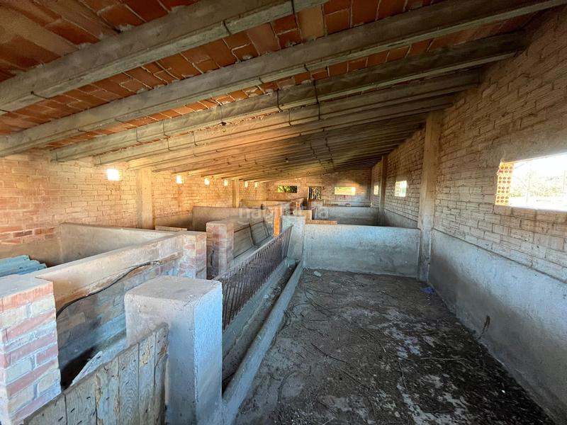 Foto 267e78b3-1ae8-4ec6-b73e-1aa32a155026. Masia amb xemeneia calefacció aparcament a Sant Mateu de Bages