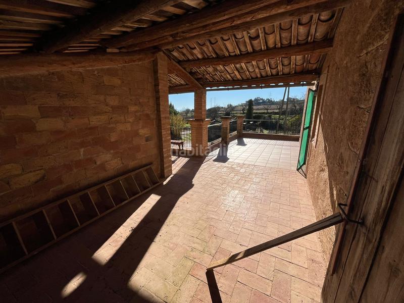 Foto 386d0207-9fc0-4e1f-bc0b-250c21e0182d. Masia amb xemeneia calefacció aparcament a Sant Mateu de Bages