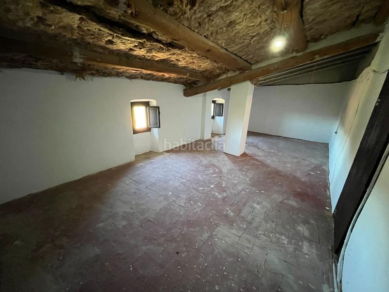 Foto 564055c3-1f0a-4d9b-843f-44e2184e6562. Masia amb xemeneia calefacció aparcament a Sant Mateu de Bages