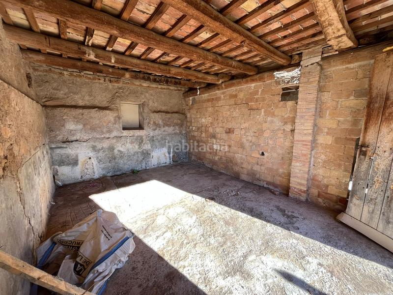 Foto 5ce9d66e-6812-4426-933c-b5ea2e4ee831. Masia amb xemeneia calefacció aparcament a Sant Mateu de Bages