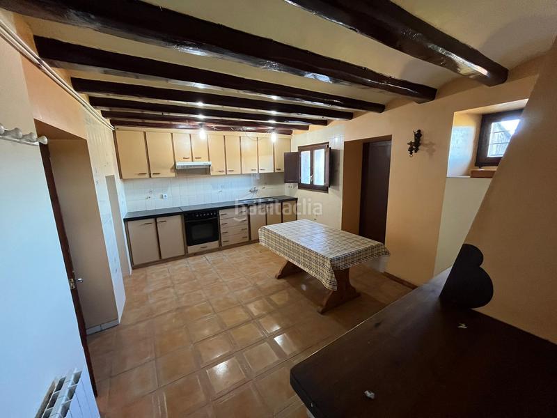 Foto 7088ec89-da31-4902-ba51-5f2713b9b5c4. Masia amb xemeneia calefacció aparcament a Sant Mateu de Bages