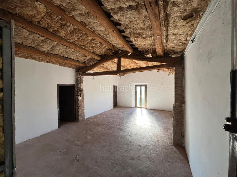 Foto b1afb003-36f8-4fca-a100-c7e1f8916f77. Masia amb xemeneia calefacció aparcament a Sant Mateu de Bages