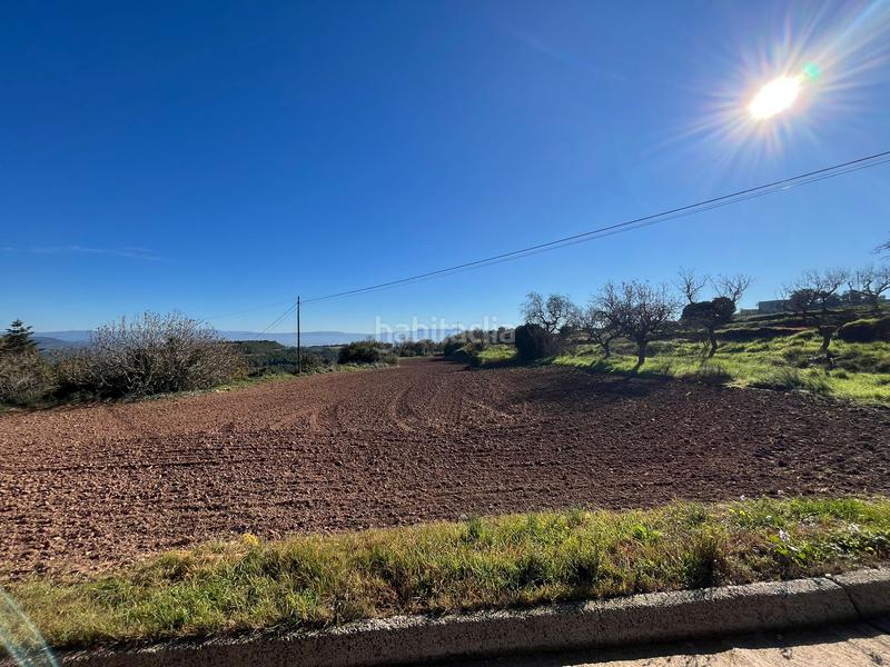 Foto cabd96c9-8011-49a1-996a-e21972ae3098. Masia amb xemeneia calefacció aparcament a Sant Mateu de Bages