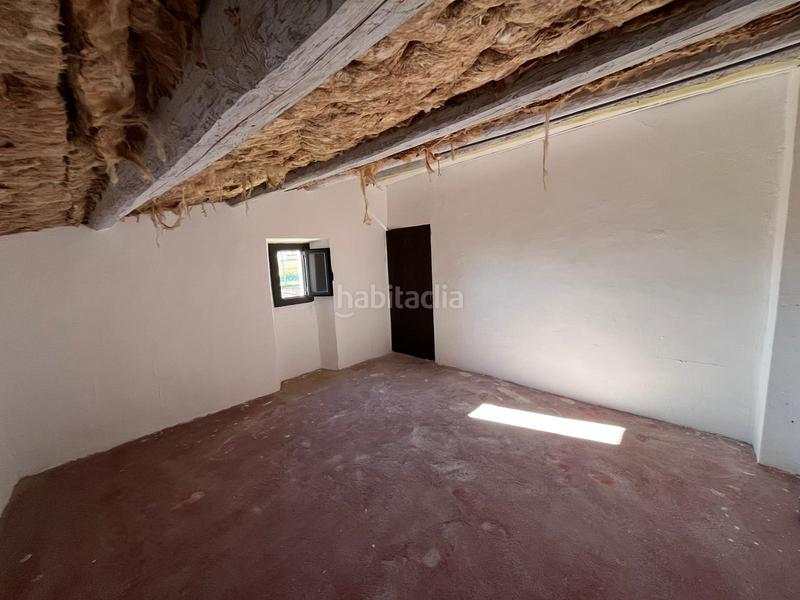 Foto e6123e27-1322-4bfc-ab73-3b783bc94364. Masia amb xemeneia calefacció aparcament a Sant Mateu de Bages