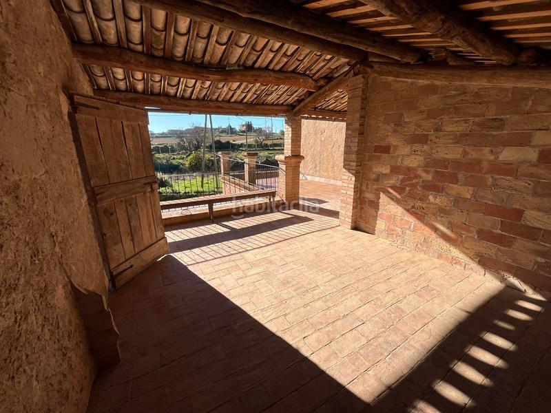 Foto eed4a332-60d1-4c22-a3de-3ff6c0f9d19a. Masia amb xemeneia calefacció aparcament a Sant Mateu de Bages