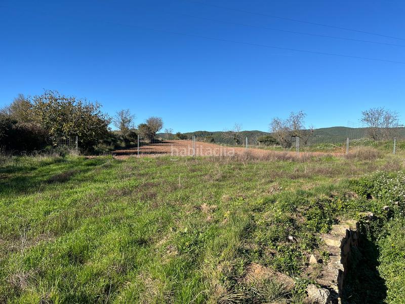 Foto f1092261-b9ee-4ea5-9a29-2f33f4b0e944. Masia amb xemeneia calefacció aparcament a Sant Mateu de Bages