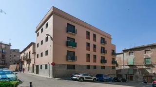 Pis  Carrer de na bastardes. Piso okupado en venta de 1 habitacin y 1 bao en manresa