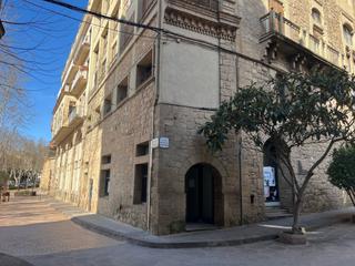 Lloguer Local Comercial  Avinguda mare de déu del claustre. Local comercial en alquiler y venta de 144 m² en solsona