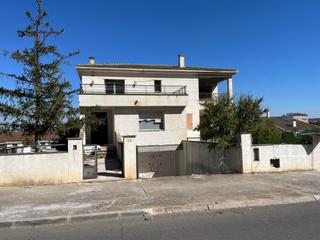 Chalet  Carrer de les oliveres. Casa chalet en venta en tàrrega
