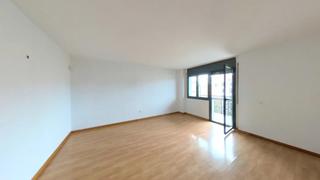 Pis  Carrer de ramon llull. Piso en venta de 3 habitaciones, balcón y 2 baños en manresa
